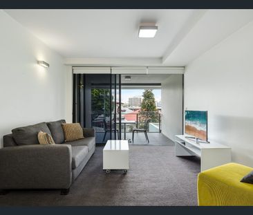 Modern one-bedroom apartment in unbeatable location - Photo 1