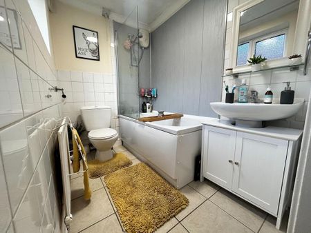 2 bedroom terraced house to rent - Photo 4