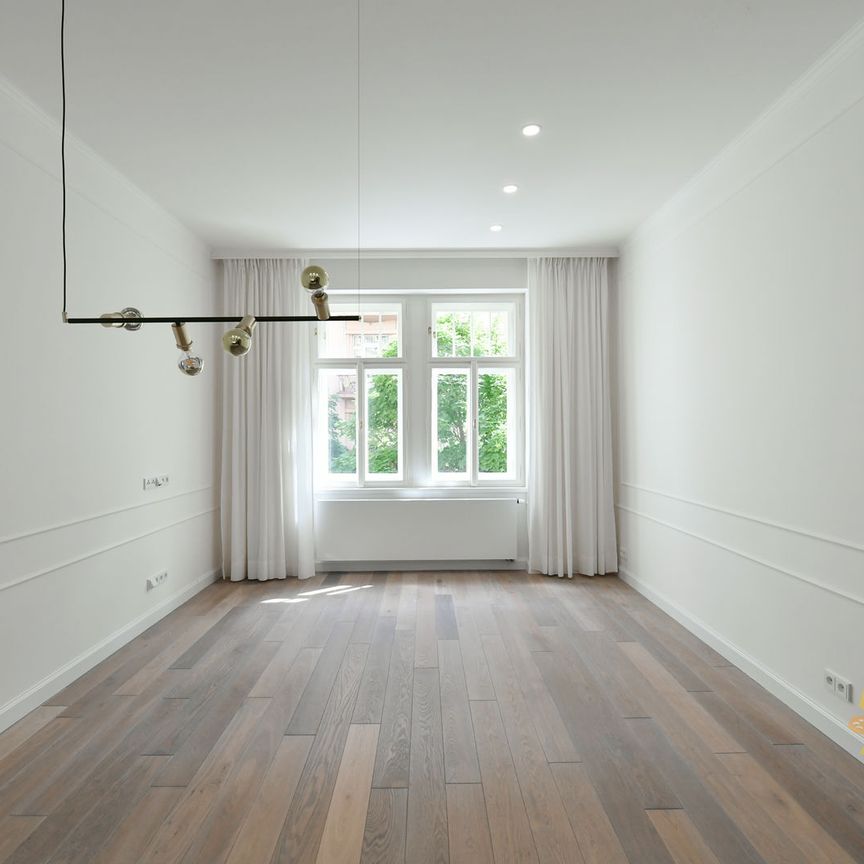 Pronájem bytu 3+kk 92 m², náměstí Jiřího z Poděbrad 1561, Praha - Photo 1