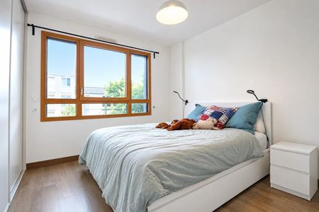 Villeurbanne GRATTE CIEL - T3 avec balcon et garage - Photo 2