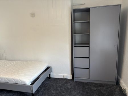 1 bedroom house of multiple occupation to rent - Photo 2