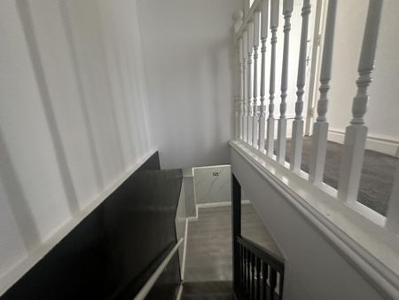 3 bedroom flat to rent - Photo 4