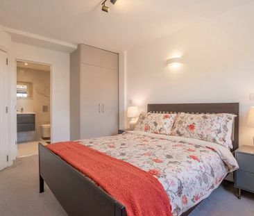 2 Bed Flat, Kennington Lane, SE11 - Photo 3