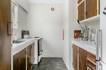 Tidy 2 bedroom Unit on Gillies Avenue - Photo 5