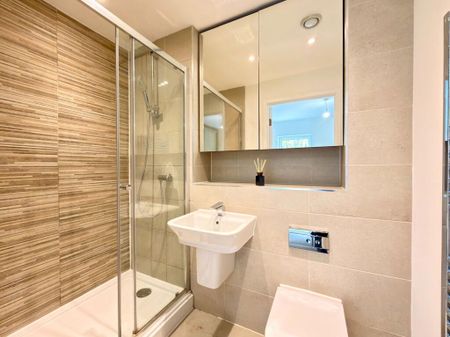 2 Bed Flat, Falcondale Court, NW10 - Photo 4