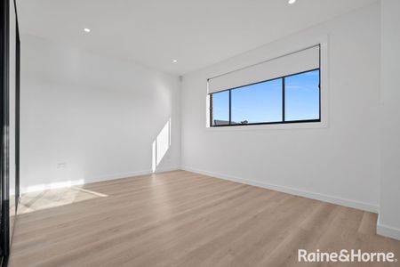 Elegant 5-Bedroom Double Storey Home in Gledswood Hills - Photo 5