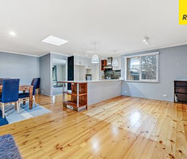 Great Location Three Bedroom Home - Photo 4