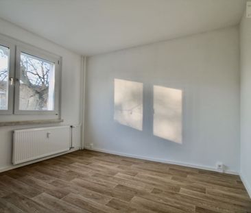 Schon entdeckt? - Moderne 4-Raum-Wohnung mit Balkon in Klingenberg - Photo 1