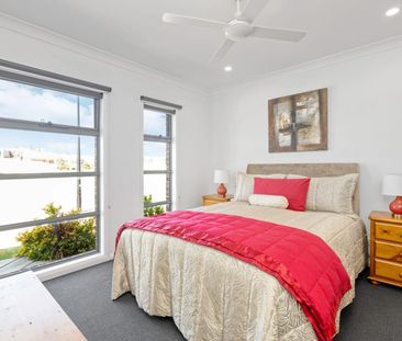 Modern 3 Bedroom Home in Sought-After Location - Photo 6