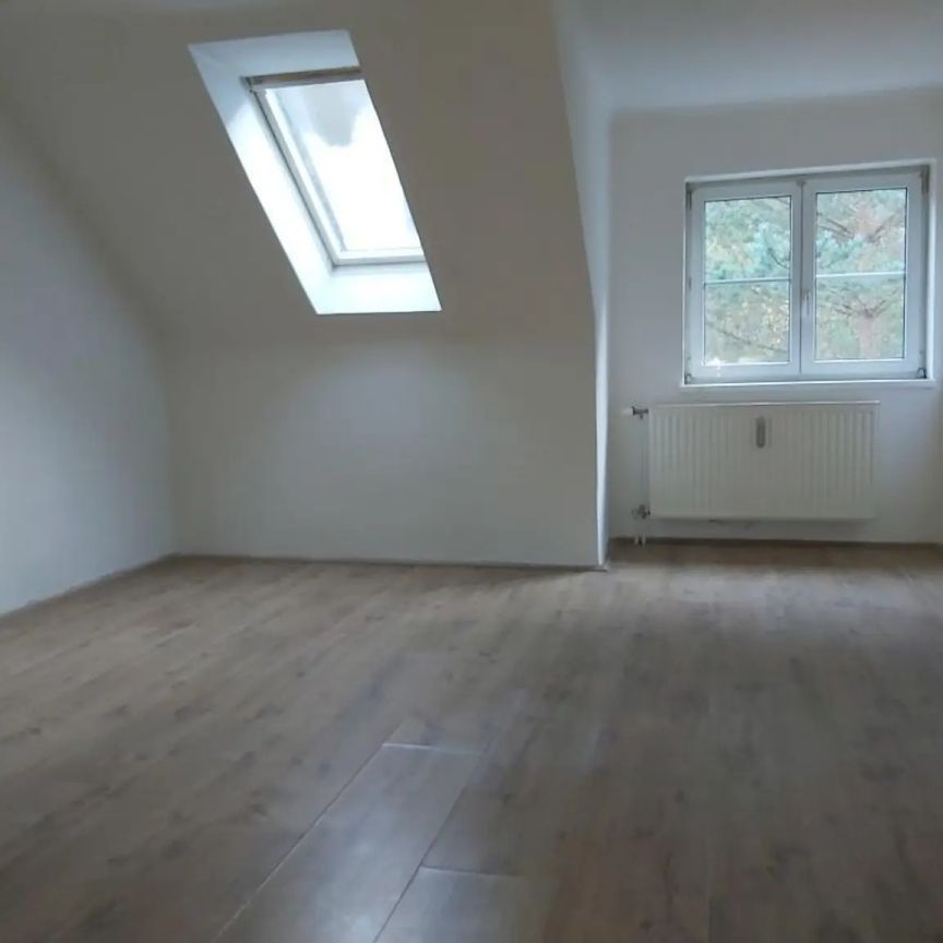 Geräumige 2-Zimmer-Dachgeschoß-Wohnung mit Küchenblock in Thörl zu mieten ! - Foto 1