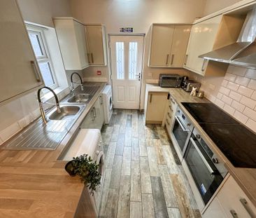 1 bedroom in a house share to rent - Photo 4