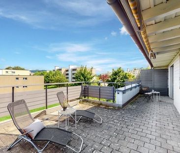 Attikawohnung mit Cheminée, grosser Terrasse + eigener Waschküche - Photo 6