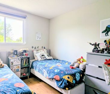 For Lease - 630 Pinerow Crescent, Waterloo, Ontario - Photo 2