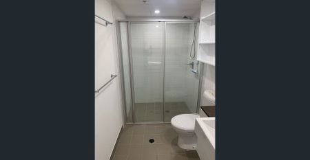 3 Bedroom with views of the Broadwater - Mantra Residences @ Southport Central - Photo 3