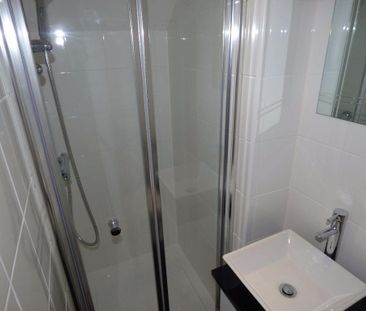 6 bedroom semi-detached house to rent - Photo 1