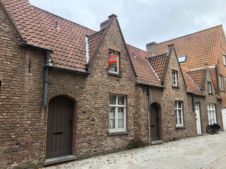 Gezellig rijwoning met stadskoer - Foto 2