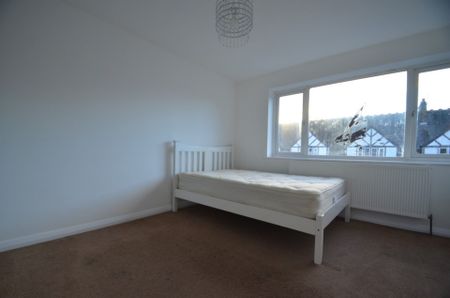 3 bedroom Apartment to rent - Photo 5