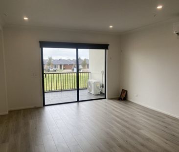 14 ANTRIM WALK, Strathtulloh, Vic 3338 - Photo 3