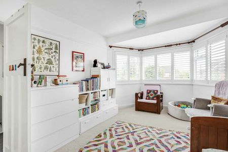 Broughton Avenue, TW10, London - Photo 2