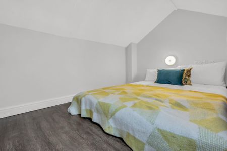 Flat 5, 3 MOOR VIEW Leeds - LS6 1AQ - Photo 4