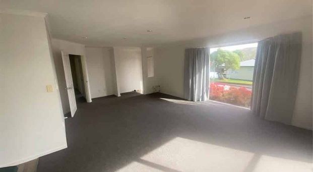 Modern Living - Photo 1