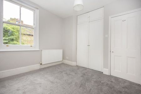 4 bedroom terraced house to rent - Photo 3