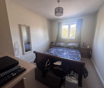 2 bedroom end of terrace house to rent - Photo 4