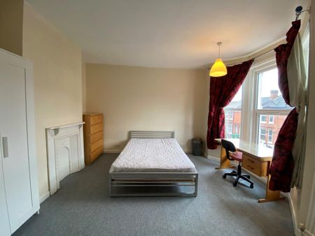 4 bedroom terraced house to rent - Photo 3