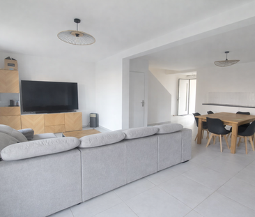 Location Maison 4 pièces 95m² OLLIOULES 83190 - Photo 1