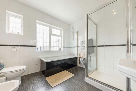 3 bedroom semi-detached house to rent - Photo 5