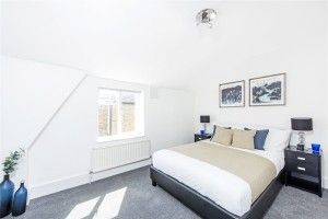 Huron Road, London, SW17 - Photo 1