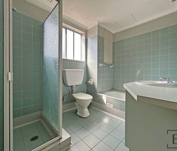 SPACIOUS AND CONVENIENT - Photo 4