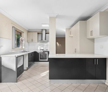 4/10 Wallumatta Road, Caringbah NSW 2229 - Townhouse For Rent | Domain - Photo 1