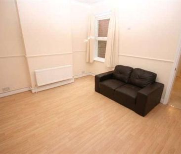 A ground floor one bedroom apartment to rent, within 1 mile of Read... - Photo 1