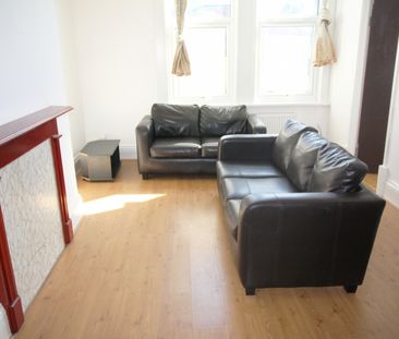 2 Bedroom Apartment - Photo 2