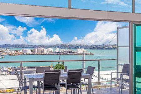 Fully furnished superb harbour views downtown - Photo 3