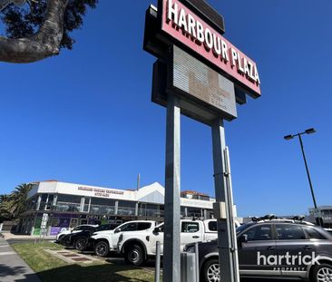 Direct Waterfront Townhouse with private Boat mooring - Photo 5