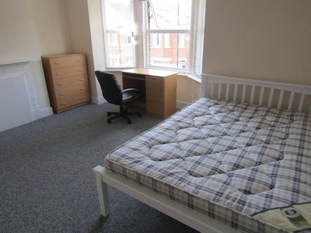 4 bedroom terraced house to rent - Photo 3