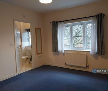 2 bedroom maisonette to rent - Photo 2