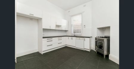 Spacious Character Home in Prestigious & Sort Out Area - Photo 4