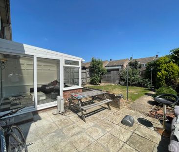 1 bedroom in a house share to rent - Photo 2