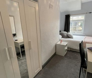 1 bedroom in a house share to rent - Photo 6