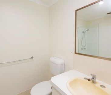 Bright & Airy 2-Bedroom Villa - Photo 3