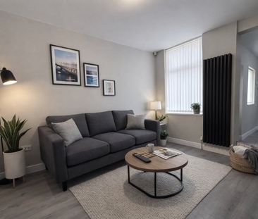 6 Bed Terraced House, Halsbury Road, L6 - Photo 1