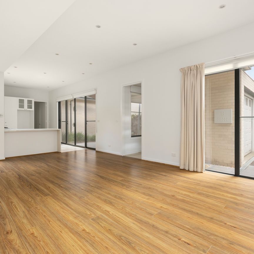 2 Edward Street, Brighton East VIC 3187 - House For Rent | Domain - Photo 1