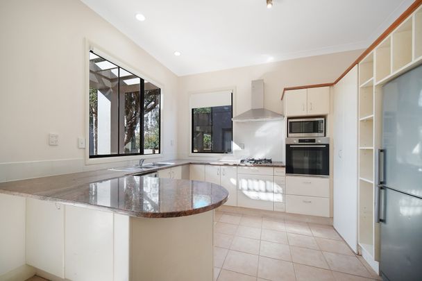 Palatial Redecorated Home in Zone.. - Photo 1