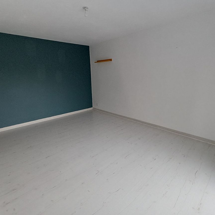 Location Appartement 2 pièces 47m² ST CYR SUR LOIRE 37540 - Photo 1