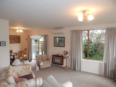 Super Central Location Handy to Everything - Photo 2