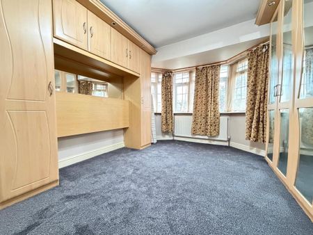 4 bedroom semi-detached house to rent - Photo 2