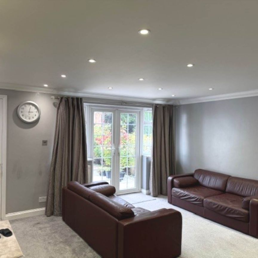 Adelaide Road, High Wycombe - Photo 1